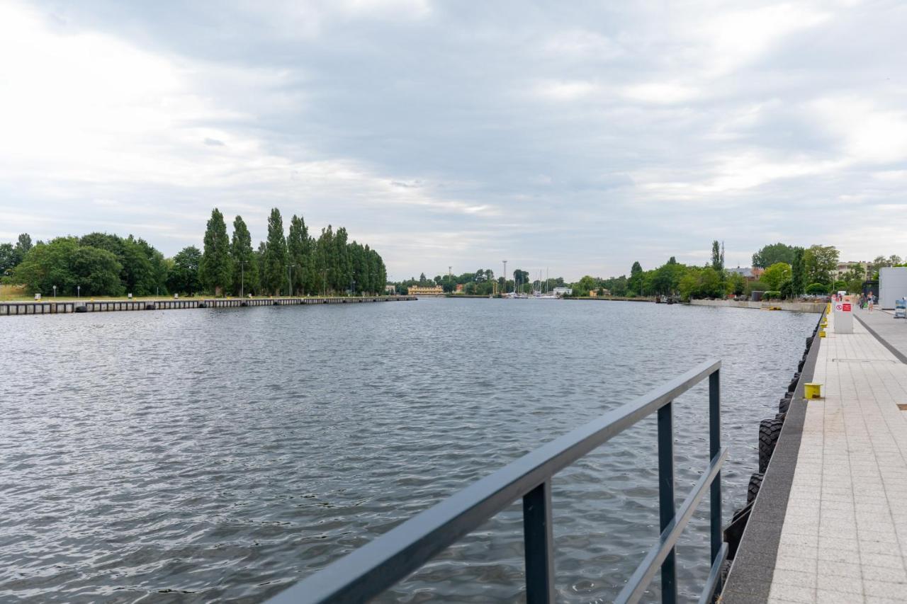 Przestronny Z Balkonem - Przy Porcie - By Renters Apartment